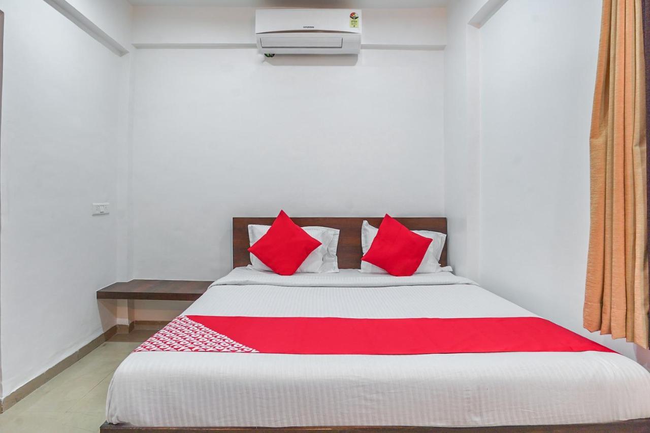Oyo Flagship 70264 Hotel Vrindavan Mangvadi Εξωτερικό φωτογραφία