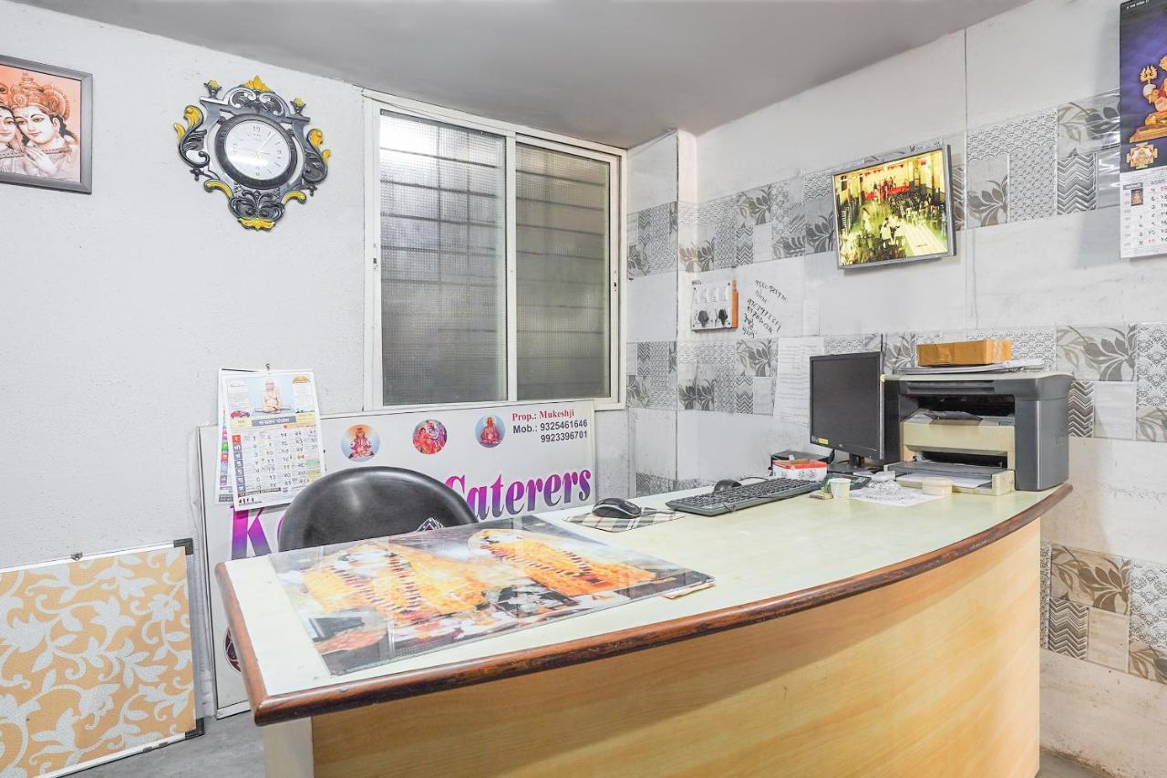 Oyo Flagship 70264 Hotel Vrindavan Mangvadi Εξωτερικό φωτογραφία
