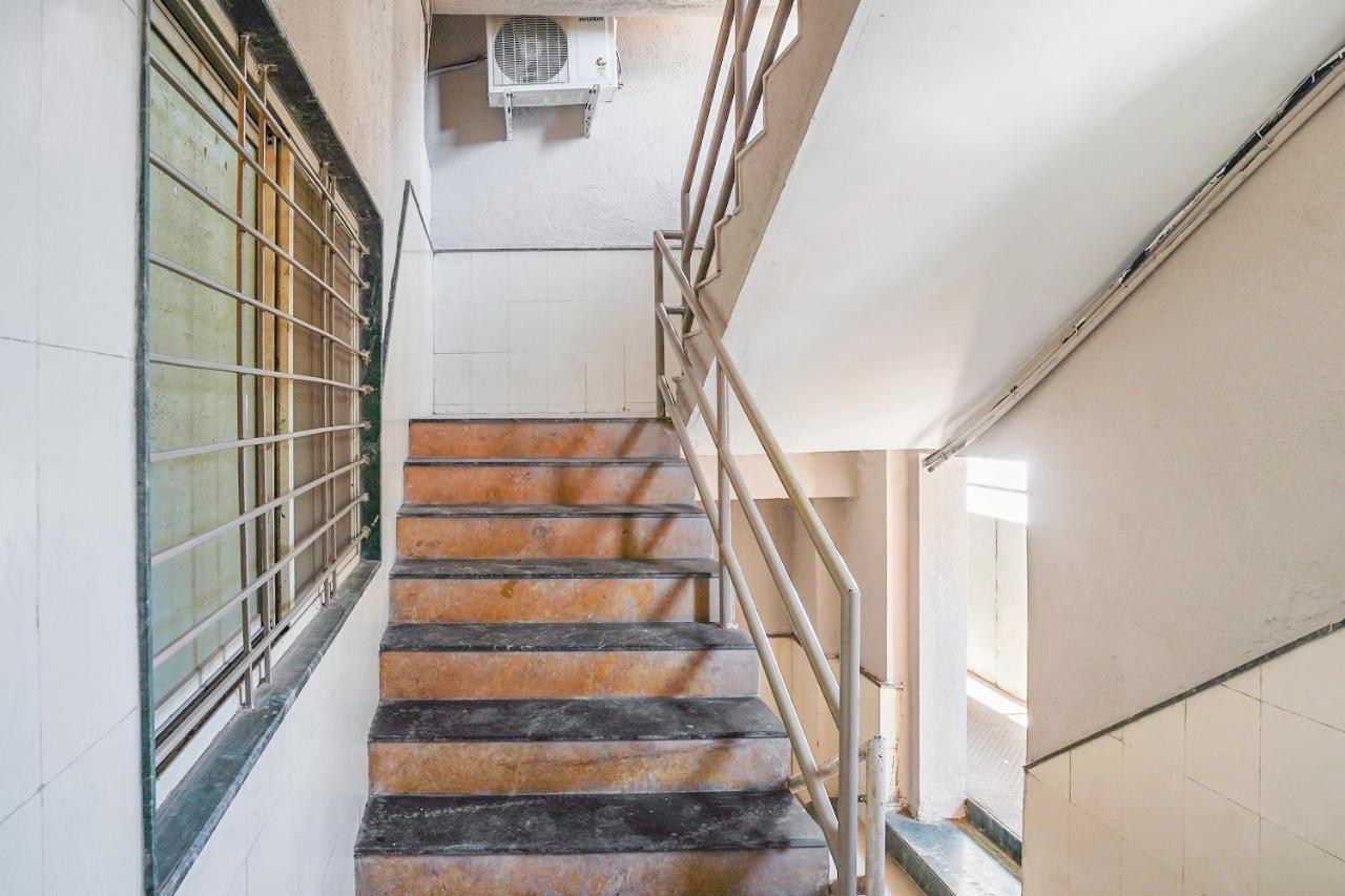 Oyo Flagship 70264 Hotel Vrindavan Mangvadi Εξωτερικό φωτογραφία